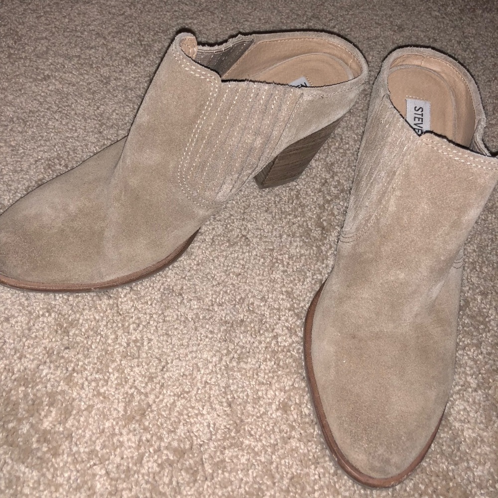 Steve Madden heeled bootie mule